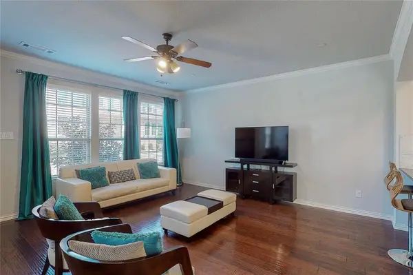 2556 Sarah Lane, Lewisville, TX 75056