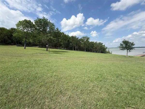 401 Meandering Way, Corsicana, TX 75109