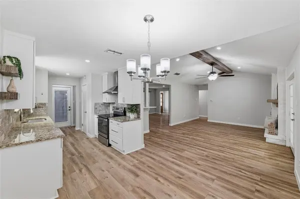 1417 Linwood Lane, Edgecliff Village, TX 76134