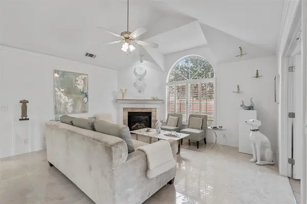 3100 Camellia Rose Drive #110, Fort Worth, TX 76116