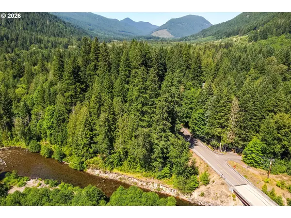 E Zig Zag River RD, Rhododendron, OR 97049