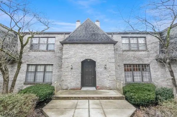 10 Falls Bridge Dr #10, Totowa Boro, NJ 07512