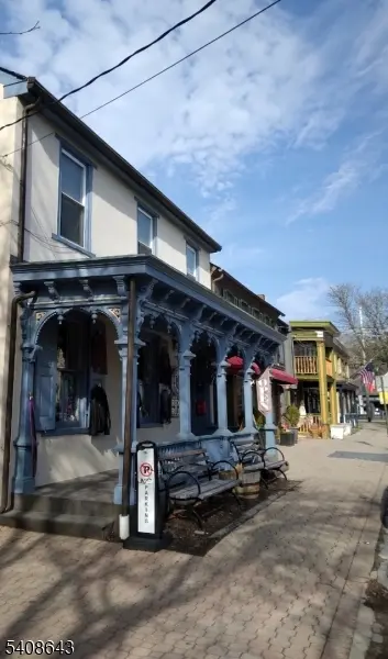41 Bridge St, Frenchtown Boro, NJ 08825