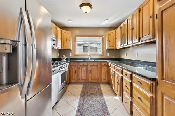 32 Glenville Rd, Edison Twp., NJ 08817