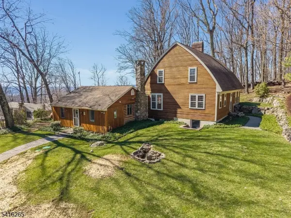 2 Driftway Dr, High Bridge Boro, NJ 08829