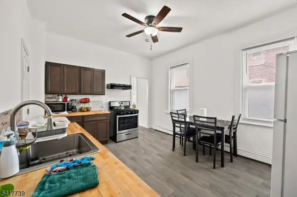 94 Center St, Clifton City, NJ 07011