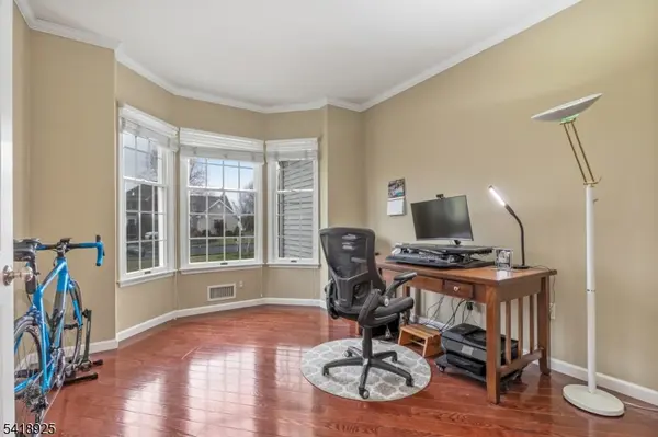 166 Preakness Cir, Branchburg Twp., NJ 08876