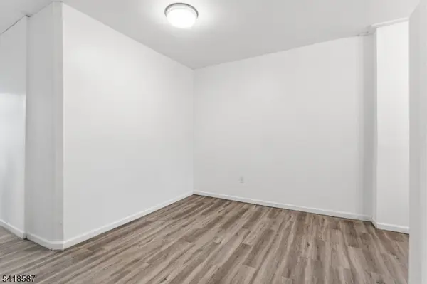 5 Elm St #3, Newark City, NJ 07102