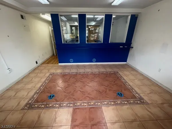 84 Magazine St, Newark City, NJ 07105