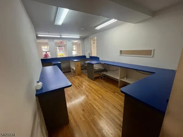 84 Magazine St, Newark City, NJ 07105