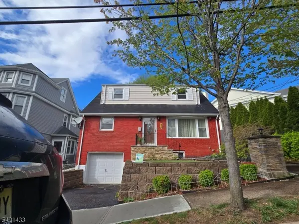 54 Austin St, Ridgefield Park Village, NJ 07660