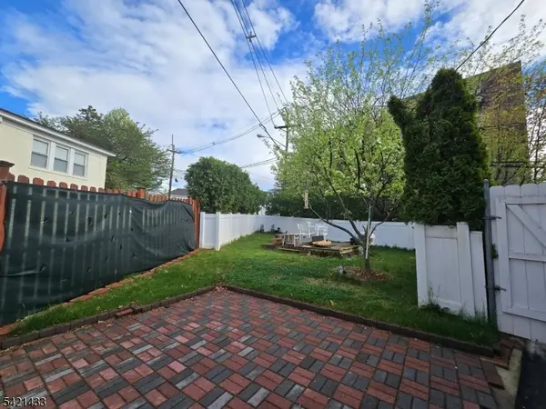 54 Austin St, Ridgefield Park Village, NJ 07660