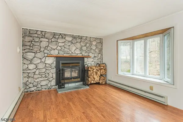 4 Rocky Way, Hampton Twp., NJ 07860