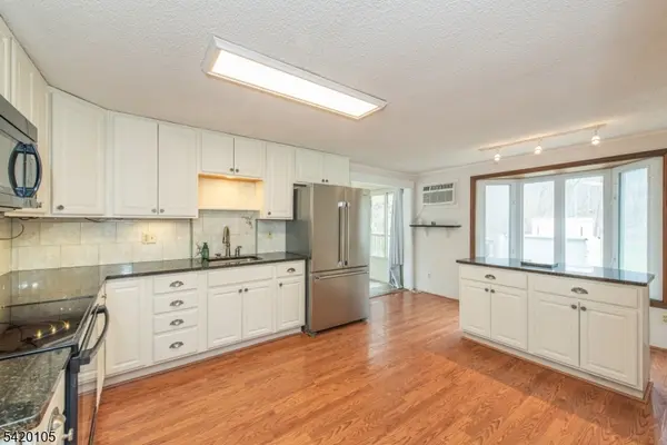 4 Rocky Way, Hampton Twp., NJ 07860