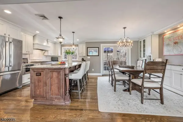 9 Oxford Dr, Livingston Twp., NJ 07039