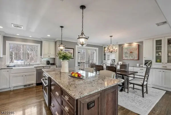 9 Oxford Dr, Livingston Twp., NJ 07039