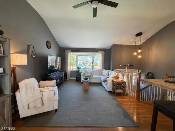 23 Rosemont Rd, Jefferson Twp., NJ 07438