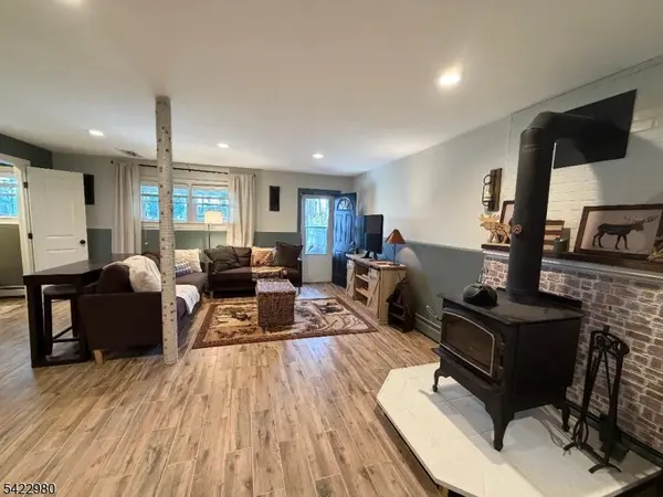 23 Rosemont Rd, Jefferson Twp., NJ 07438