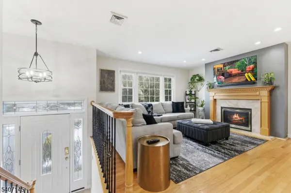 1 Chalen Ct, Pequannock Twp., NJ 07444