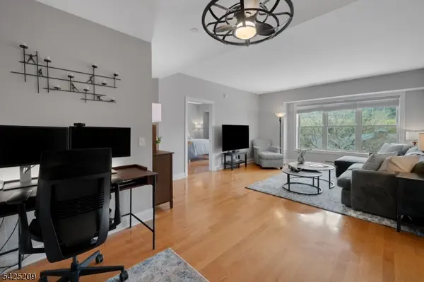 48 S Park St #507, Montclair Twp., NJ 07042