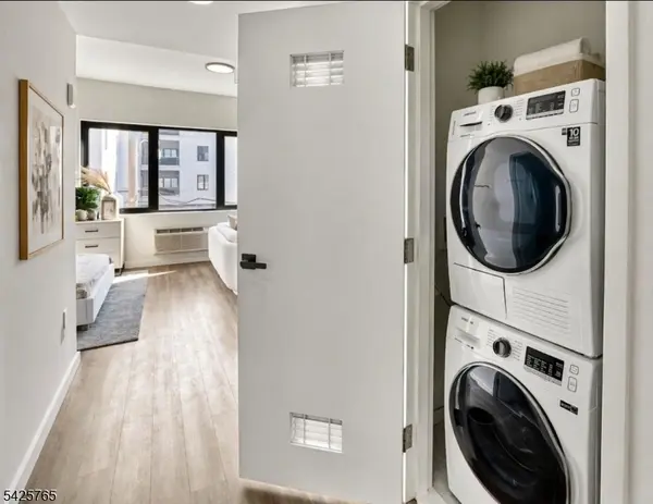 258 S Harrison St #1407, East Orange City, NJ 07018