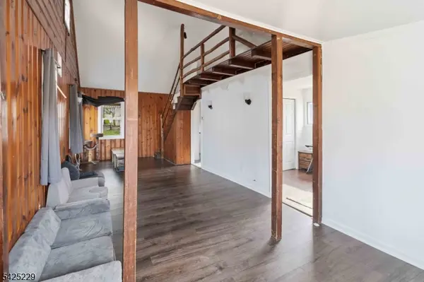 54 Wildwood Rd, Jefferson Twp., NJ 07438