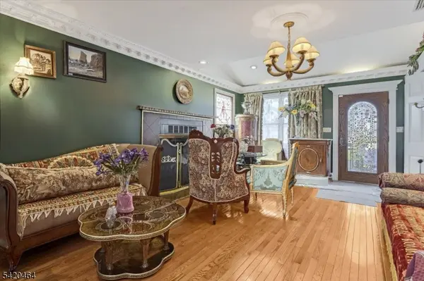 12-17 Roosevelt Pl, Fair Lawn Boro, NJ 07410