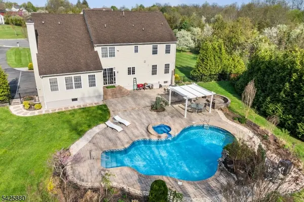 5 Rigger Ct, Hillsborough Twp., NJ 08844