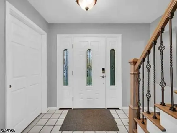 15 Sweetwood Ct, Parsippany-troy Hills Twp., NJ 07054