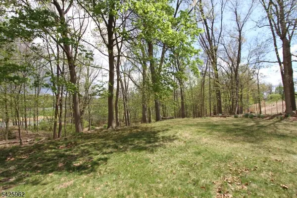 71 Dawn Ave, North Haledon Boro, NJ 07508