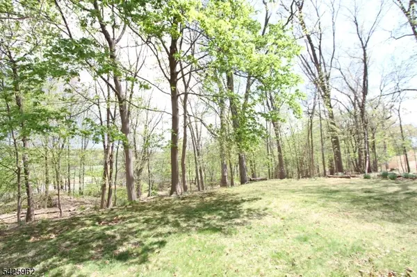 71 Dawn Ave, North Haledon Boro, NJ 07508