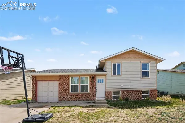 6711 Noble ST, Colorado Springs, CO 80915