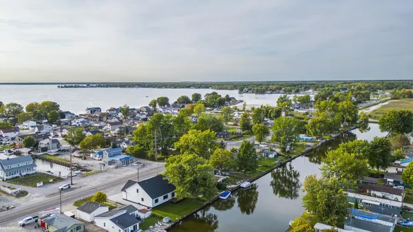 7424 Dyke RD, Clay Twp, MI 48001