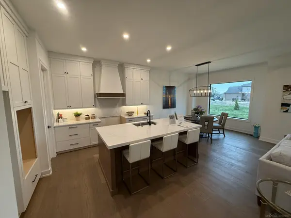 14004 Quail View DR, Washington Twp, MI 48094