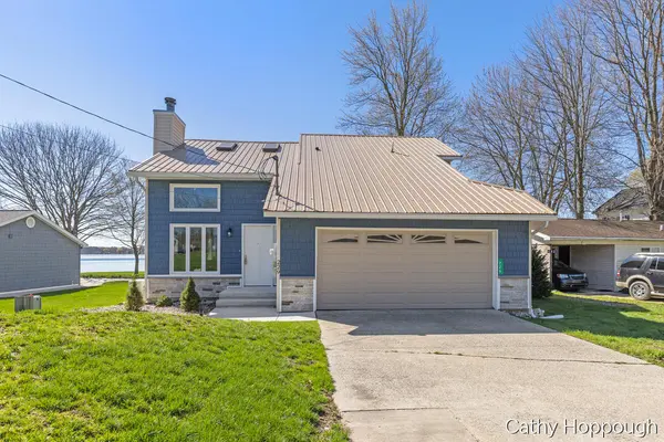 229 Ivason DR, Douglass Twp, MI 48888