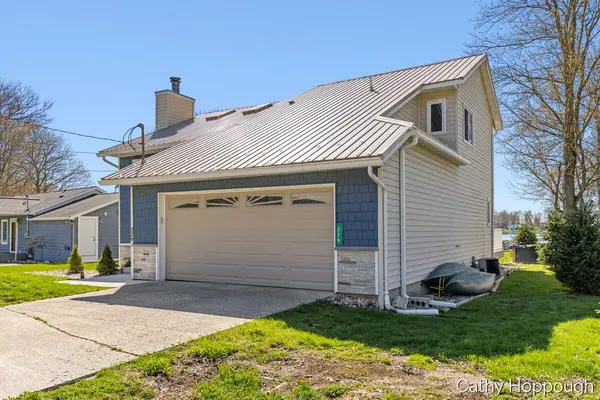 229 Ivason DR, Douglass Twp, MI 48888