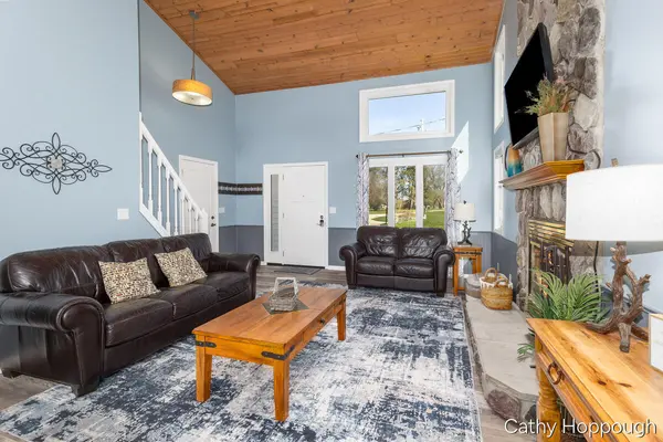 229 Ivason DR, Douglass Twp, MI 48888