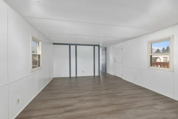 8779 Country View DR NW, Alpine Twp, MI 49345