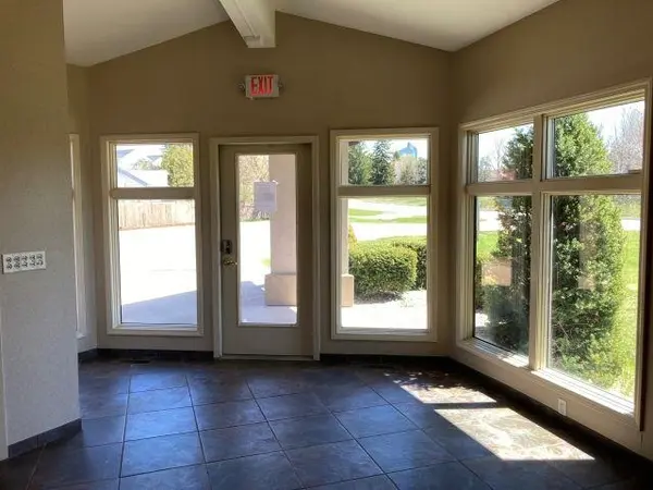 6170 US-31 N, Acme Twp, MI 49690