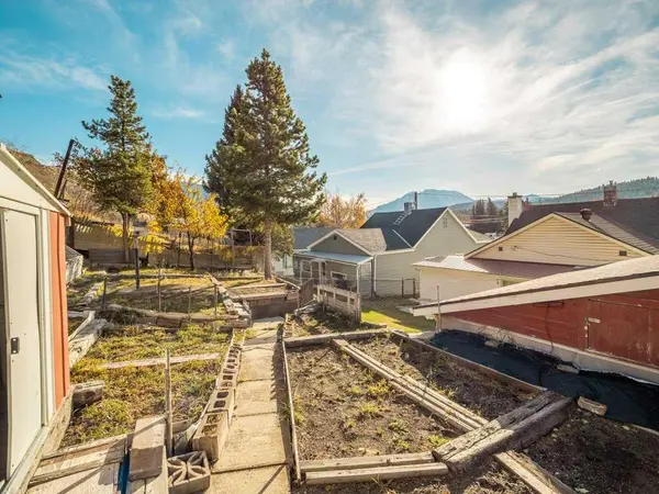 8109 16 AVE, Coleman, AB T0K0M0