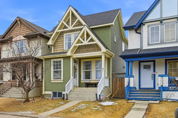 41 New Brighton GN SE, Calgary, AB T2Z 0J8