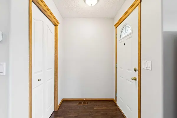 81 Bridlewood MNR SW, Calgary, AB T2Y 3T4