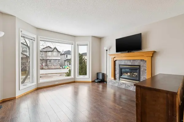 81 Bridlewood MNR SW, Calgary, AB T2Y 3T4