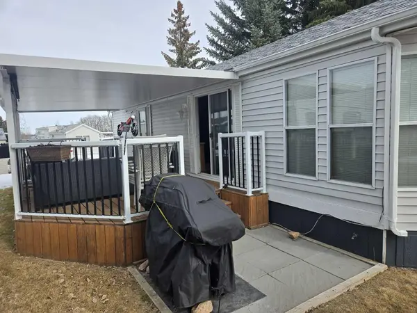 481 Carefree Resort, Rural Red Deer County, AB T4G 0K6