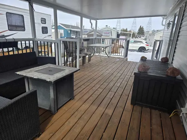 481 Carefree Resort, Rural Red Deer County, AB T4G 0K6