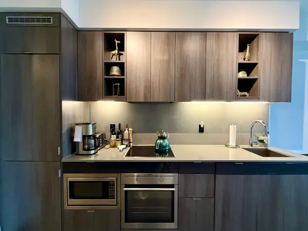 101 Erskine AVE #1914, Toronto C10, ON M4P 1Y5