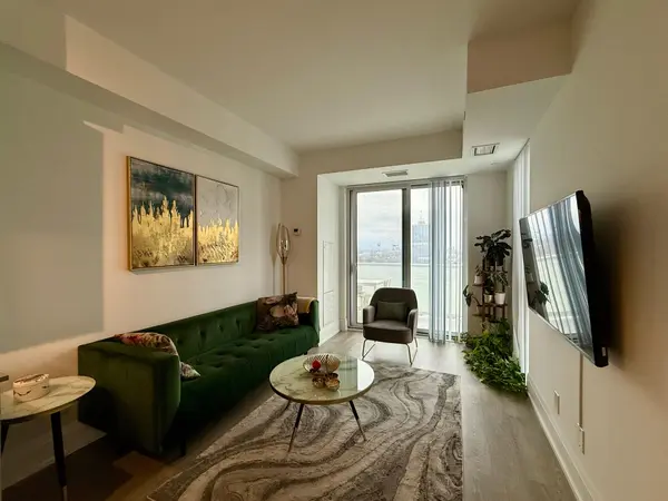 101 Erskine AVE #1914, Toronto C10, ON M4P 1Y5