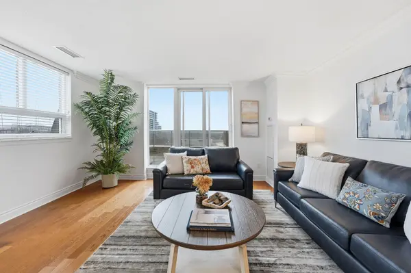 18 Kenaston GDNS #704, Toronto C15, ON M2K 3C7