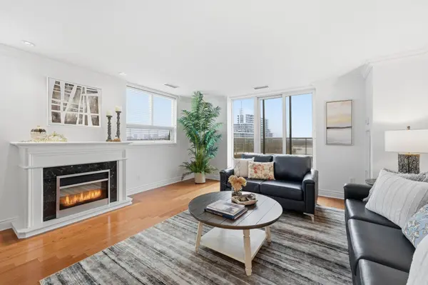 18 Kenaston GDNS #704, Toronto C15, ON M2K 3C7