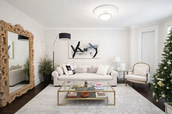 38 Henderson AVE, Toronto C01, ON M6J 2B8